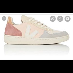 VEJA women’s suede & leather sneaker